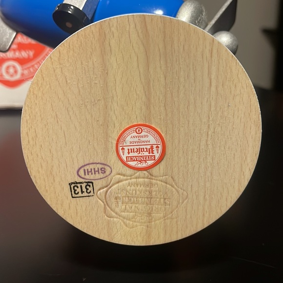 Steinbach nutcracker, S1323 “chubby flying Santa” - Picture 4 of 10